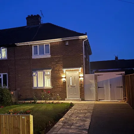 3 Bed House *