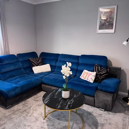 3 Bed House דירה *