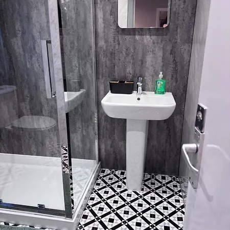 דירה 3 Bed House יורק
